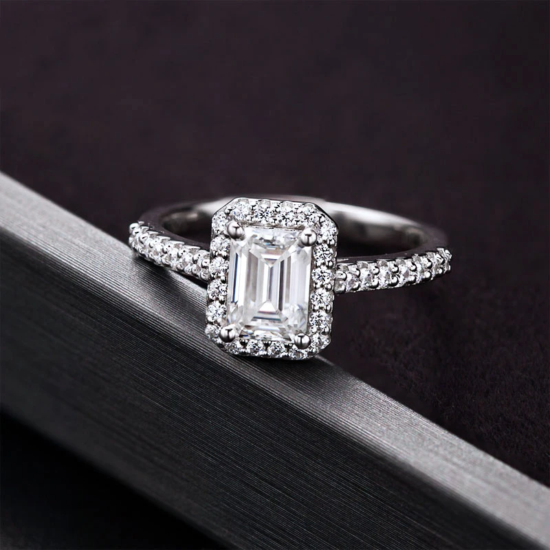 luxury Moissanite Diamond Ring for Women
